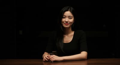 깊은 밤 조용한 강남 거리의 아련한 불빛들. 3년째 이곳을 찾던 단골 손님의 급한 전화가 울린 새벽의 기억